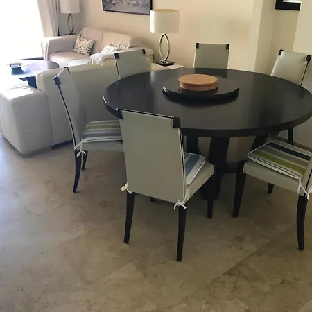 דירה 3 Bedroom Apartment, Duquesa, Spain *
